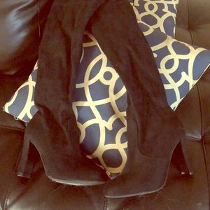 Thigh high boots/over the knee